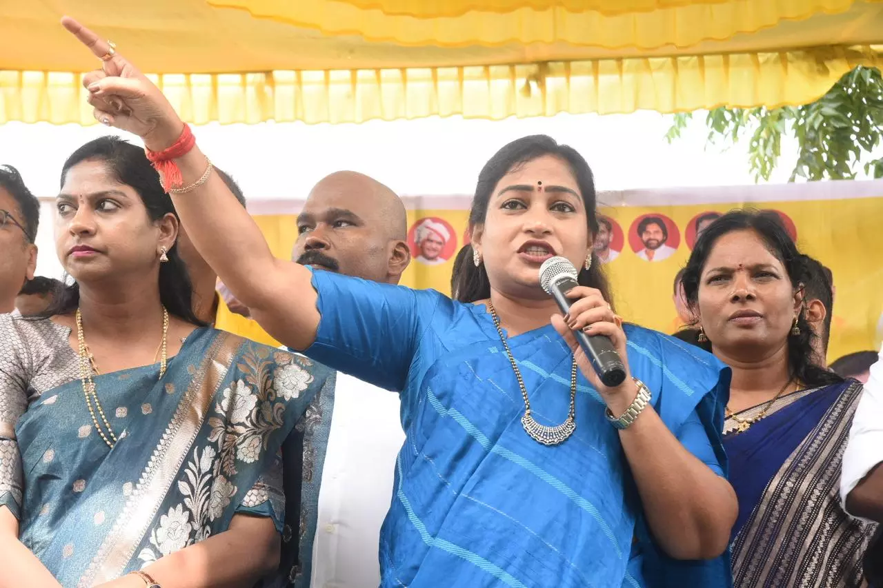 Statue Row: Anitha Praises Cops’ Quick Action, Slams Oppn For Politiking