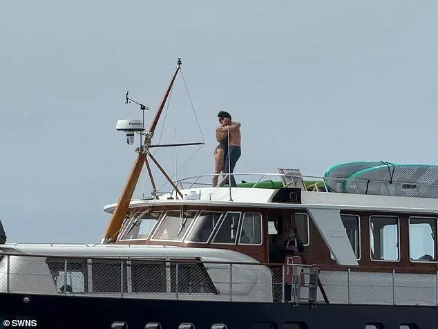 Katy Perry, Justin Trudeau Spotted Kissing on Yacht