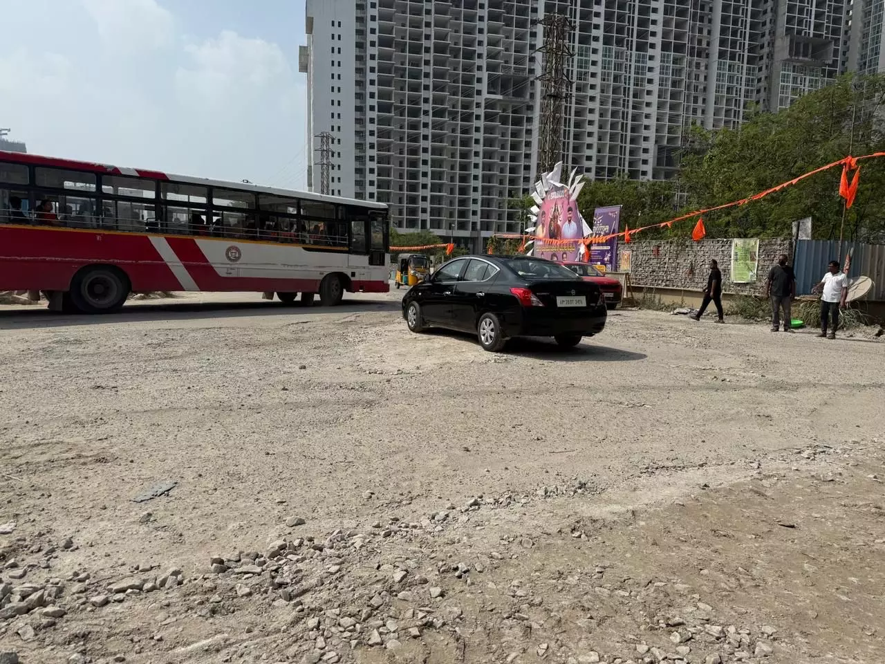 Residents Step In to Fix Potholes on Incomplete RR30 Extension Road