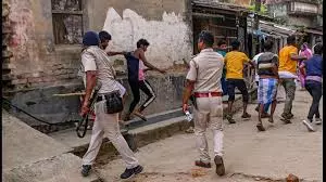 Violence At Farmers Rally Organised By AAP In Gujarat; Three Cops Hurt, Teargas Shells Fired