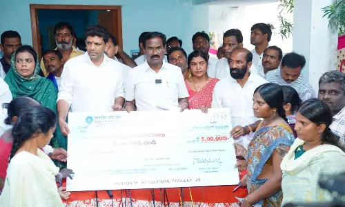 Bereaved Families of Turakapalem Get CM’s Rs 5-Lakh Aid