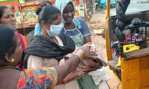 ASHA Workers Help Deliver Baby Boy in Auto