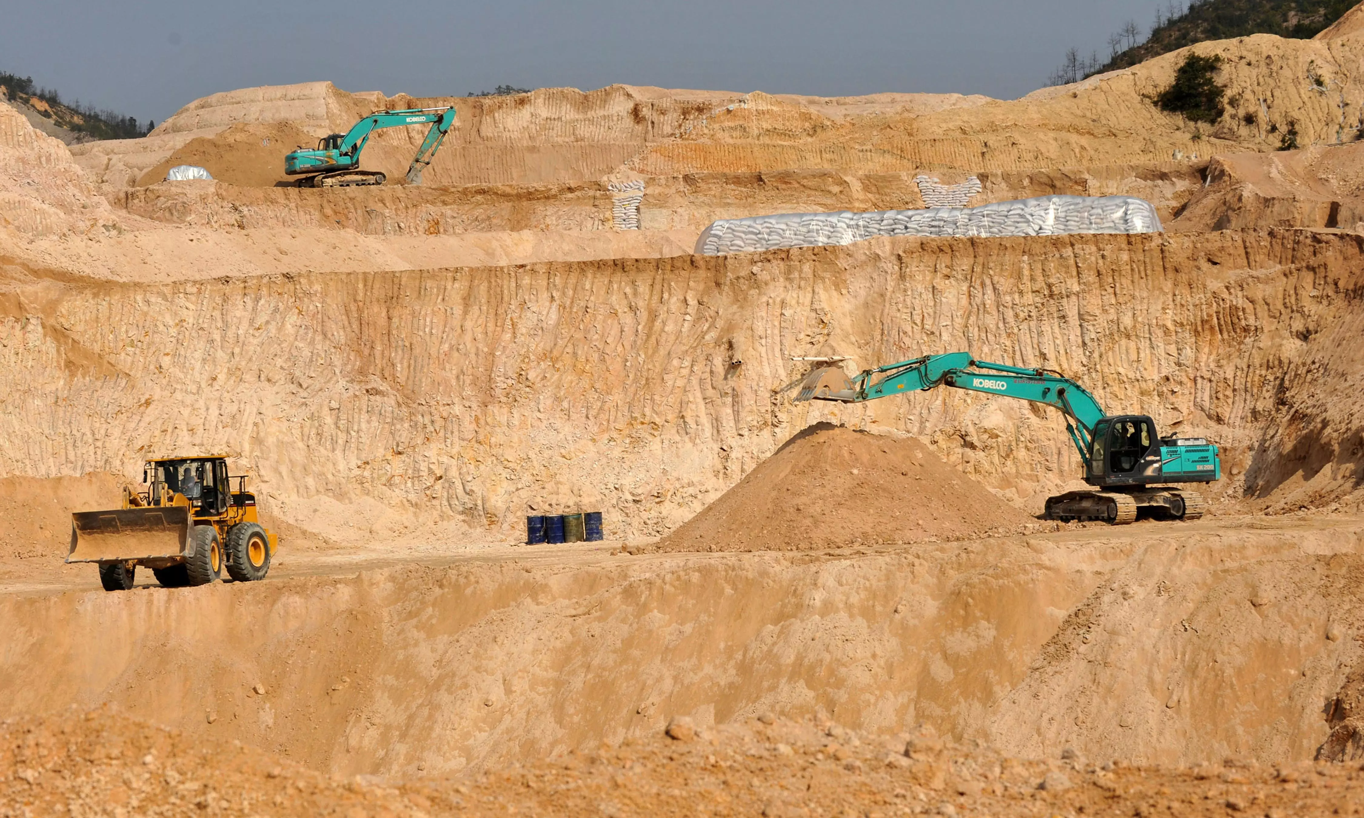 Taiwan Sees No Significant Impact on Chip Sector From China Rare Earths Curbs