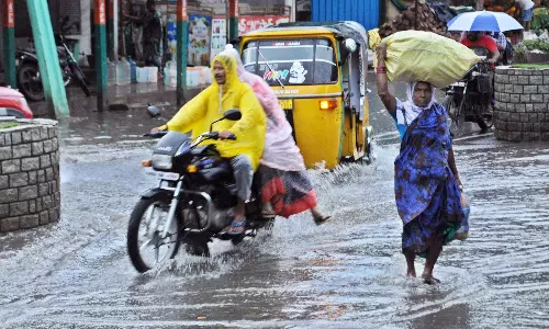 Heavy Rainfall, Floods in Godavari Districts Heavy Rainfall, Floods in Godavari Districts