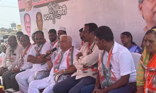 Deshpande’s Remarks on Five Guarantees Stir Debate in Karnataka