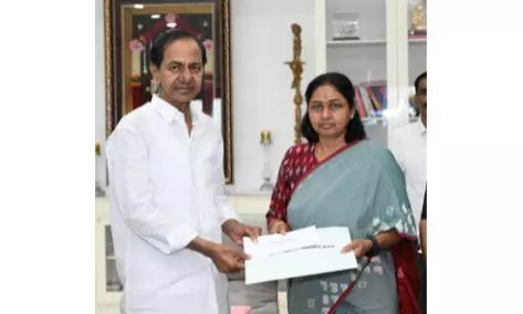 KCR Hands B-Form to Sunitha Gopinath
