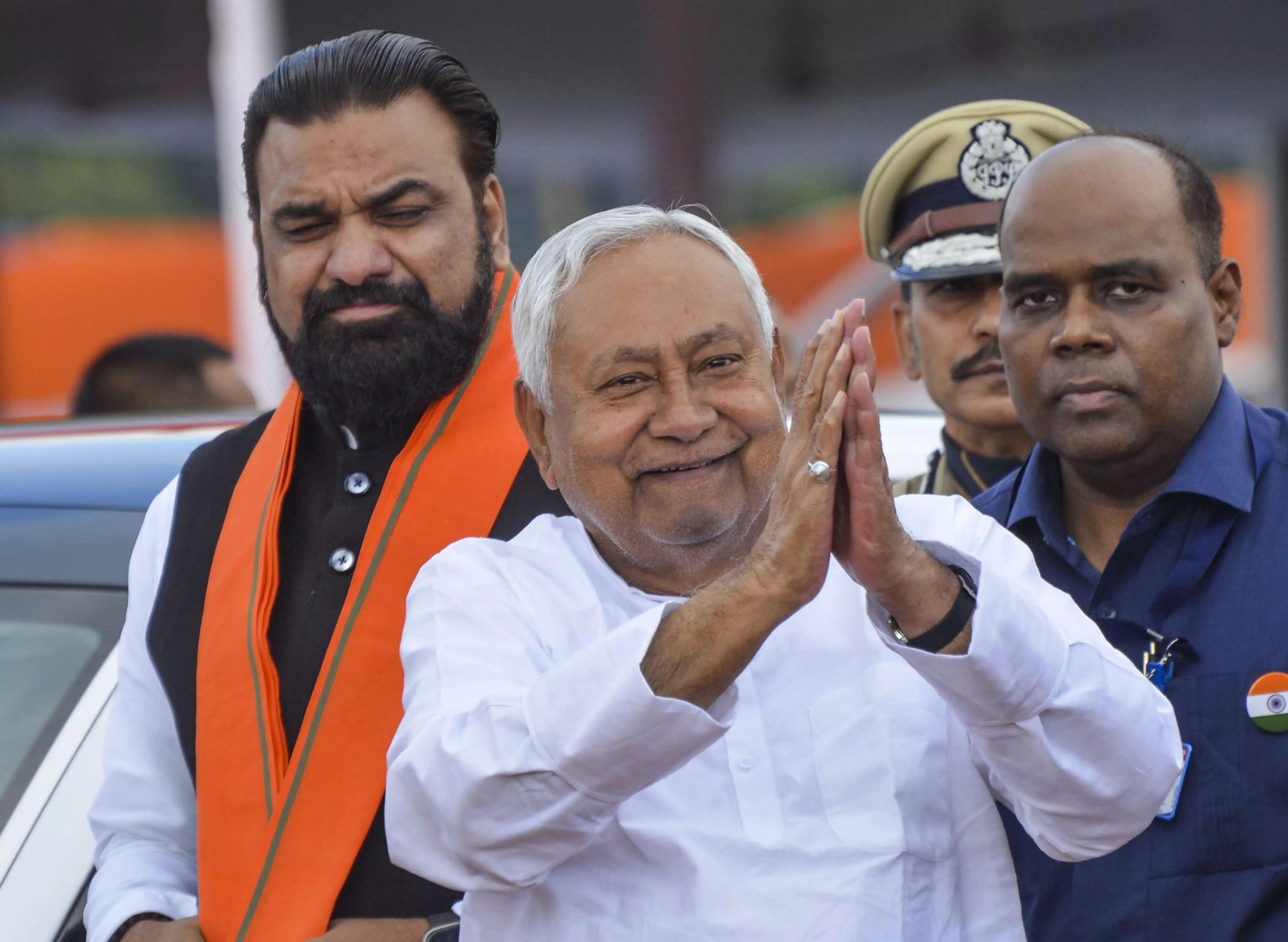 Modi Dials Nitish Amid Bihar Seat Sharing Row