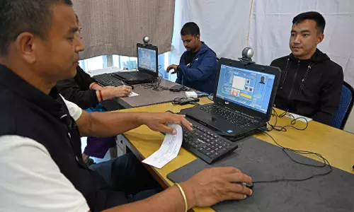 After Uprising, Nepals Gen Z Rush to Register to Vote