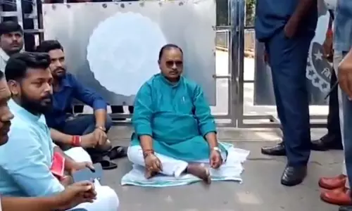 JD(U) MLA  Sits on Dharna Outside Bihar CMs Residence Over Party Ticket, Later Removed