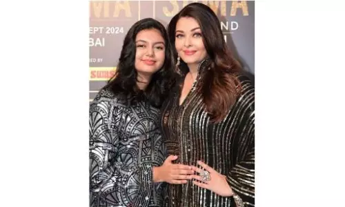 Aishwarya, Aaradhya Skip Abhisheks Moment of Glory