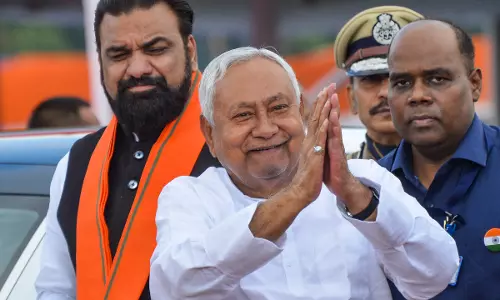 Modi Dials Nitish Amid Bihar Seat Sharing Row