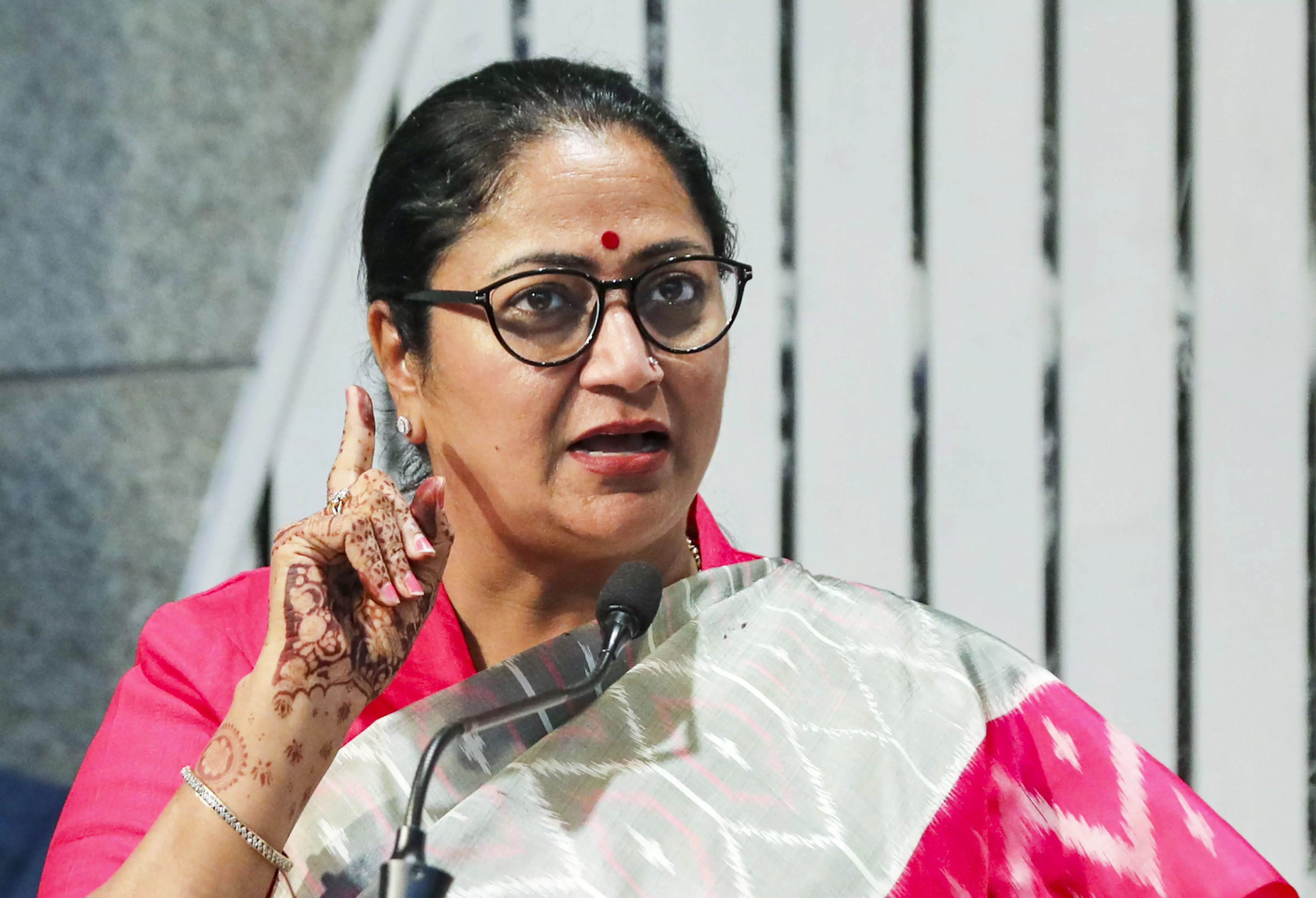 Delhi CM Rekha Gupta Welcomes SC Nod on Green Firecrackers