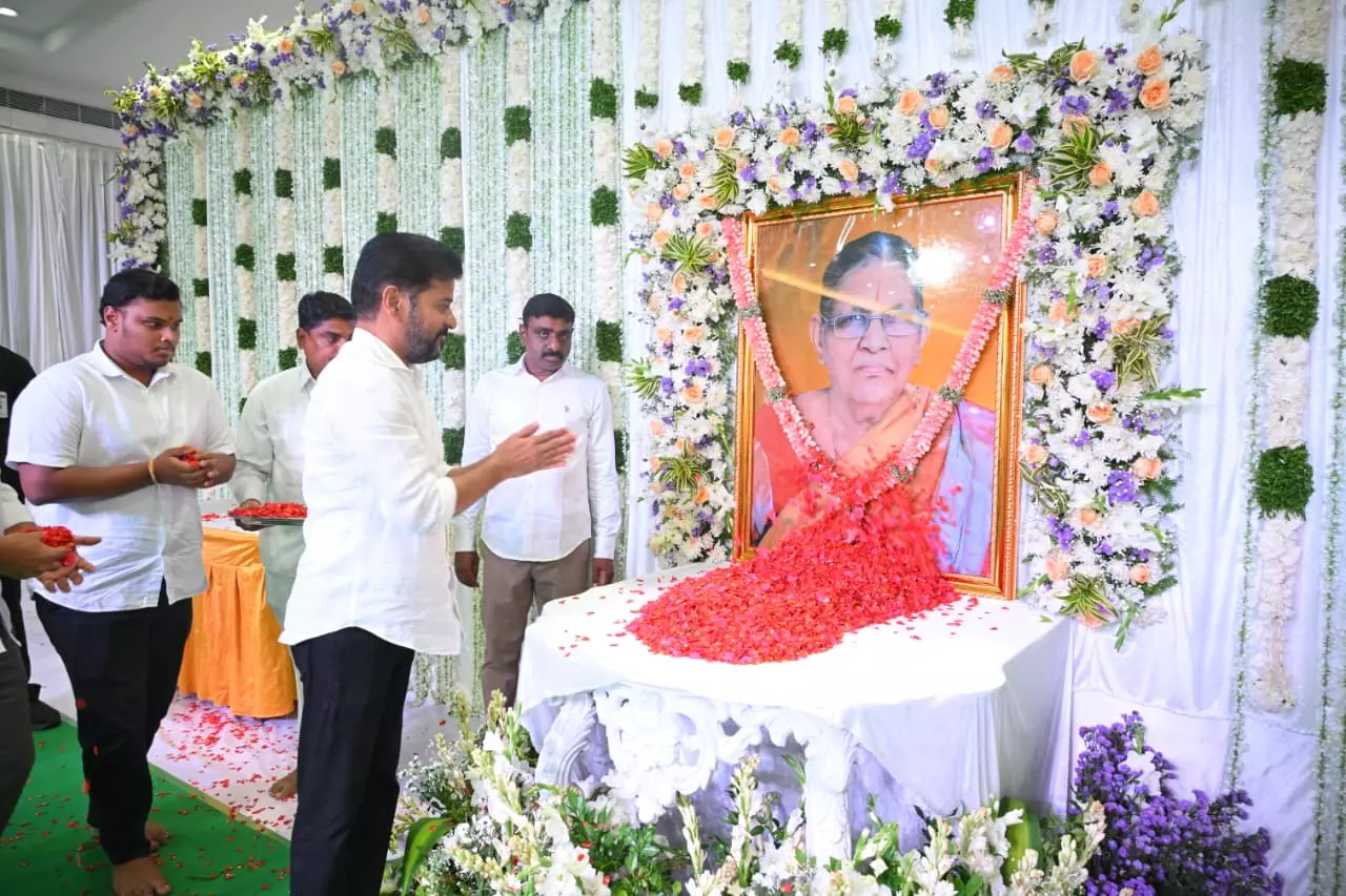 Revanth Pays Tributes to Narsampet MLA Madhava Reddy’s Mother Kantamma