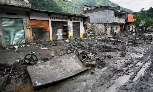 Deadly Landslides and Flooding Cut off 300 Communities in Mexico