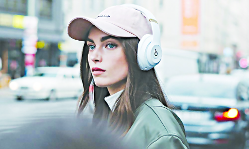 A Sound Advice on Earphone Etiquette A Sound Advice on Earphone Etiquette