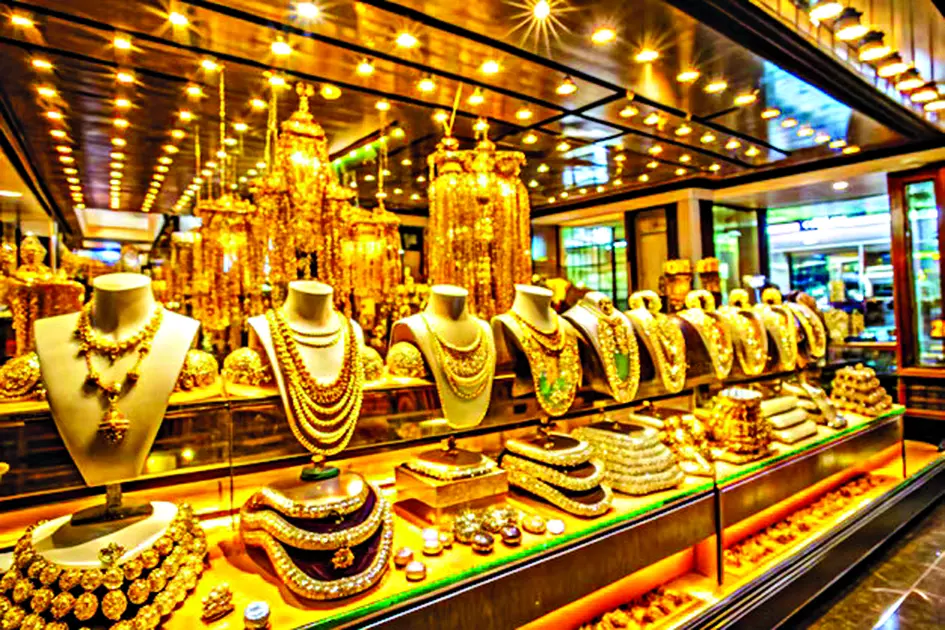 Gold Hits Record Rs 1.32 Lakh Per 10 gm