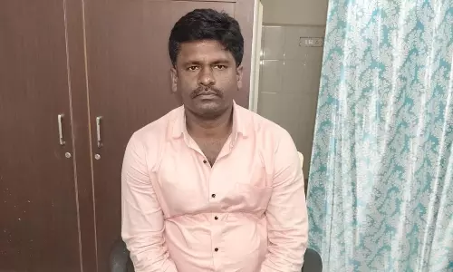 ACB Nabs Fire Officer Taking Rs 8,000 Bribe