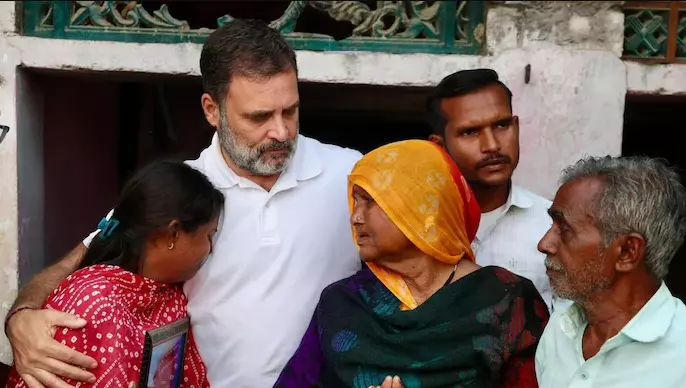 Rahul Gandhi Meets Family of Lynched Dalit in Raebareli, Accuses UP Govt of Intimidation Rahul Gandhi Meets Family of Lynched Dalit in Raebareli, Accuses UP Govt of Intimidation
