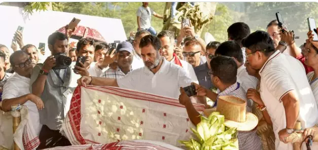 Rahul Gandhi Pays Tribute To Zubeen Garg in Guwahati