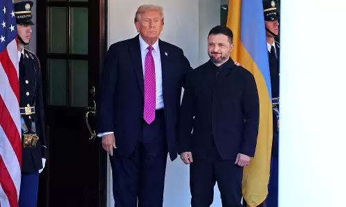 Trump, Zelenskyy Meet as US Hesitates on Tomahawk Missile Deal