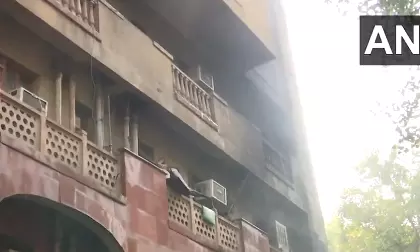 Massive Fire Engulfs MPs Housing Complex In Delhi