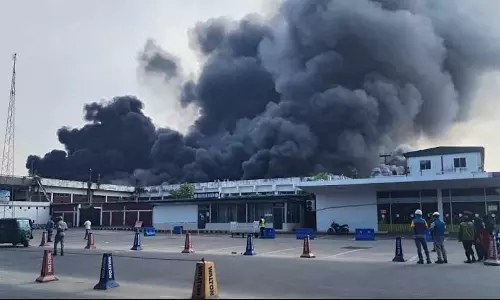 Massive Fire Erupts at Dhaka Airport Cargo Complex