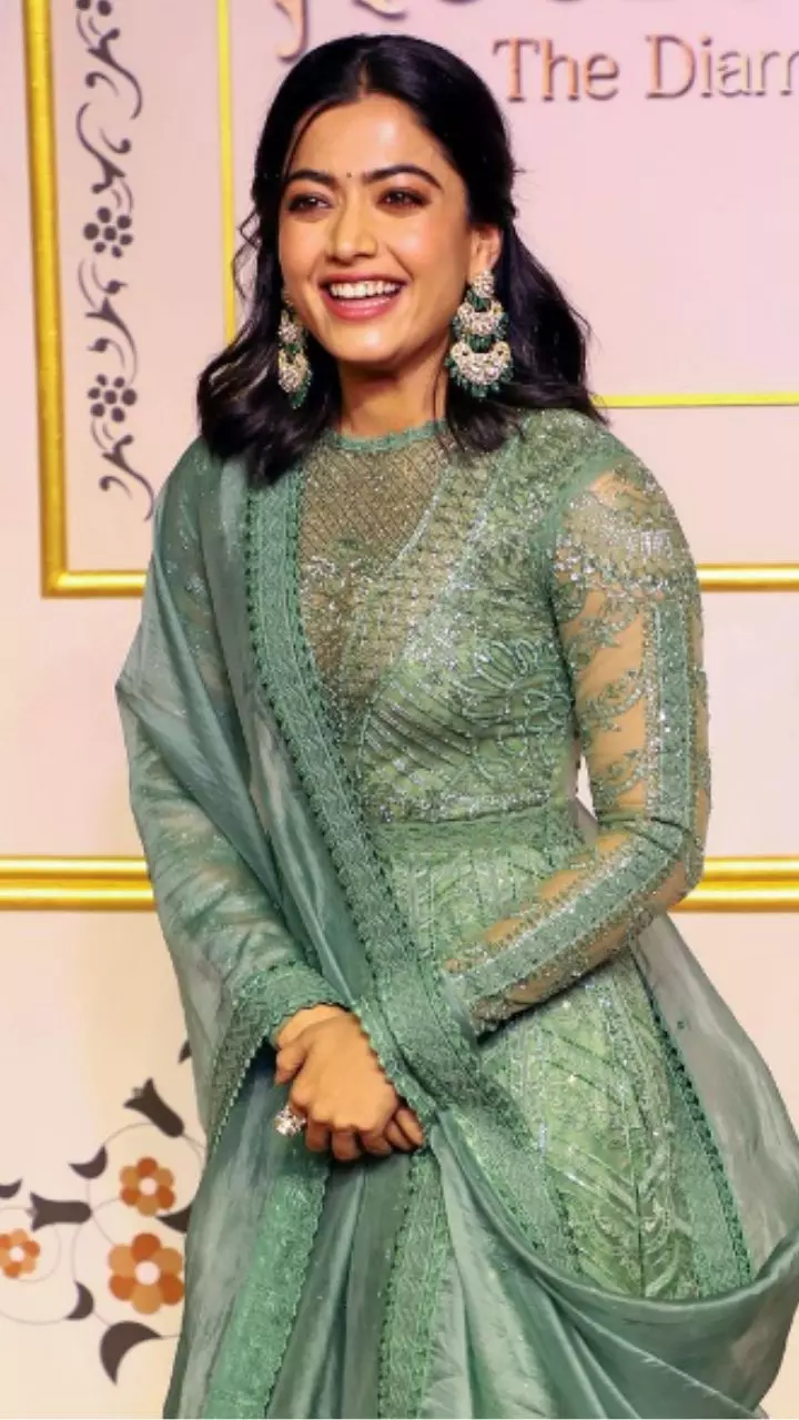 Rashmika Mandanna’s 5 Stunning Golden Looks This Dhanteras