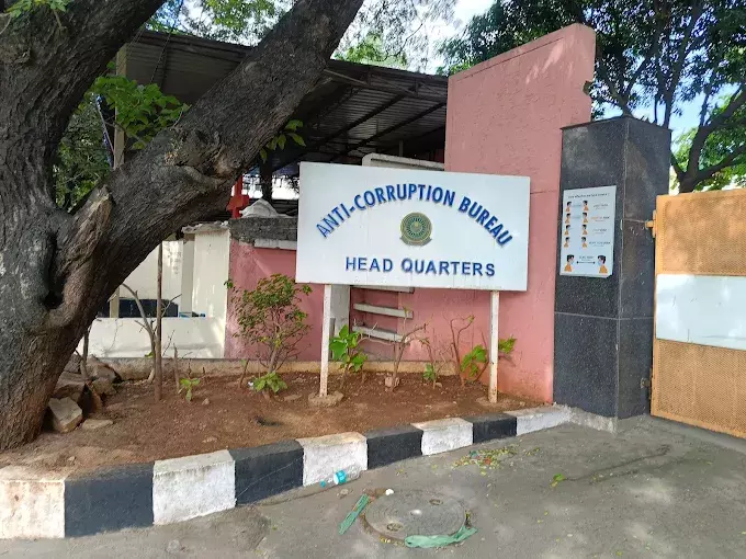 ACB Raids RTA Check Posts Across Telangana, ₹4.18 Lakh Unaccounted Cash Seized