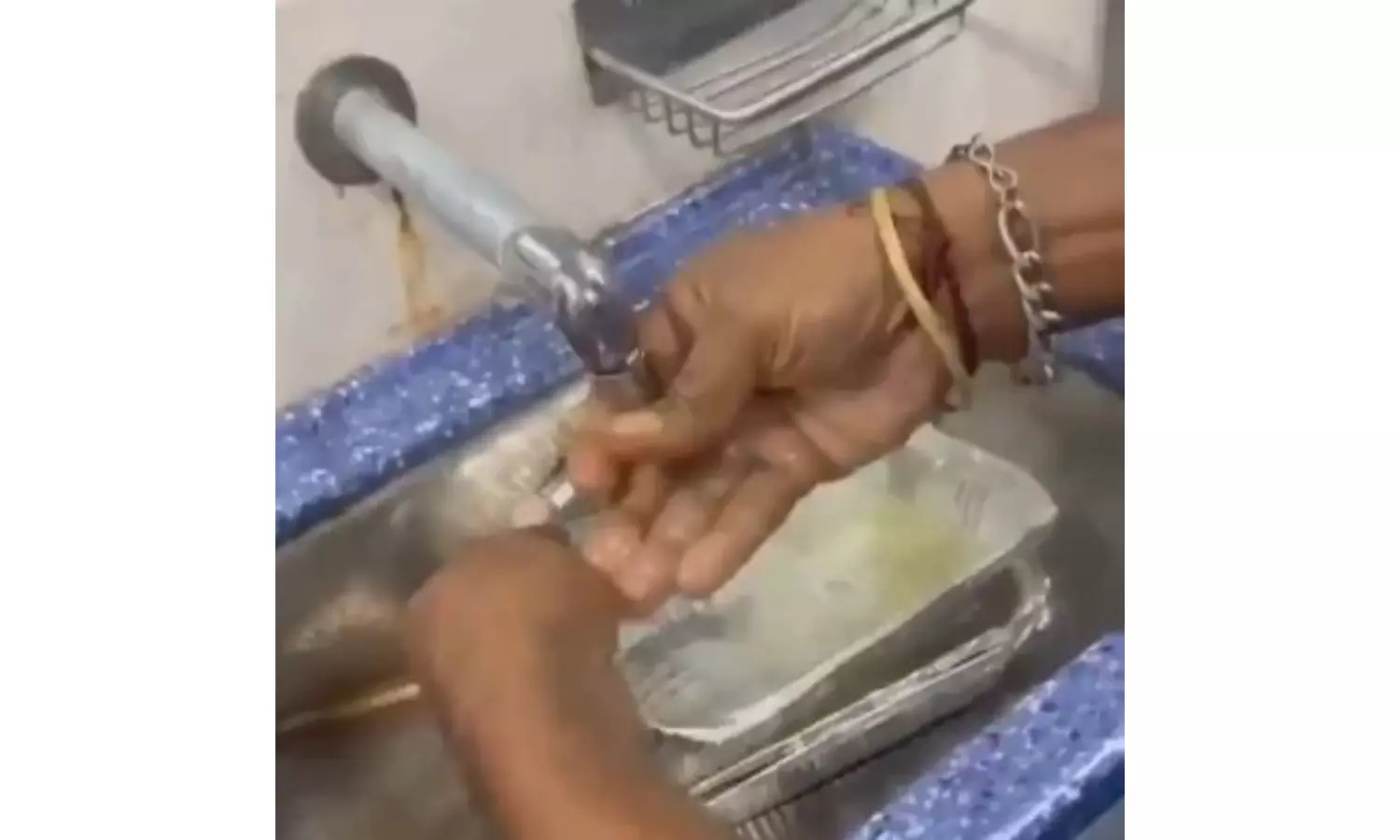 Viral Video on Reuse of Train Food Containers Misleading, Says Express Food Services