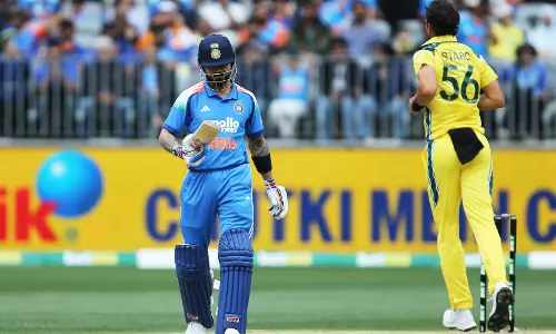 Kohli, Rohit Fail to Fire in Rain Hit 1st ODI Against Australia; Internet Reacts