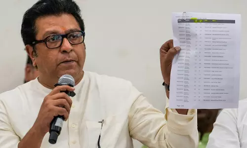 96 Lakh Fake Voters in Maharashtra, Says Raj Thackeray; Seeks Clean-Up Before Polls 96 Lakh Fake Voters in Maharashtra, Says Raj Thackeray; Seeks Clean-Up Before Polls
