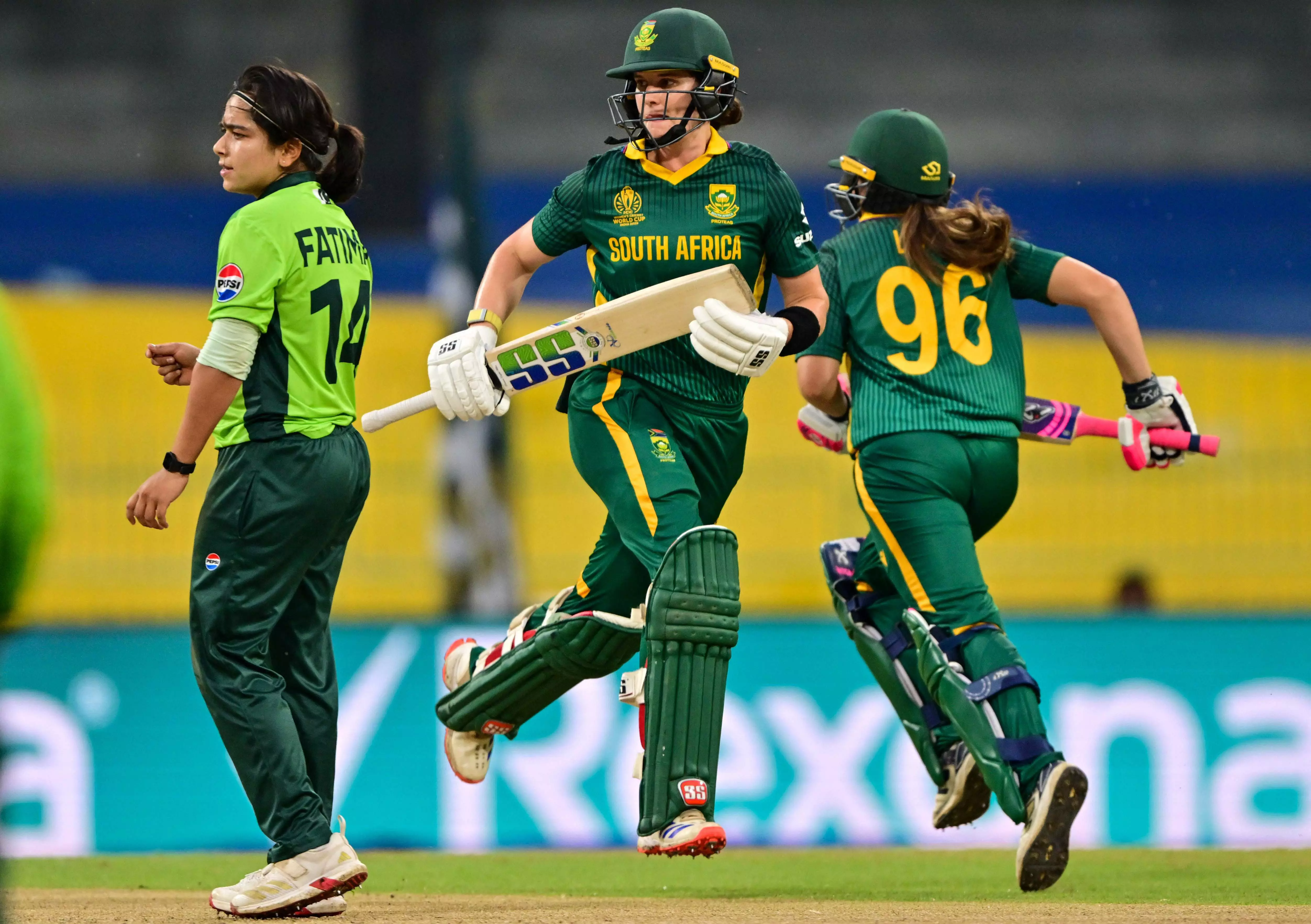 SA Crush Pakistan by 150 Runs; India, NZ to Fight for One Slot