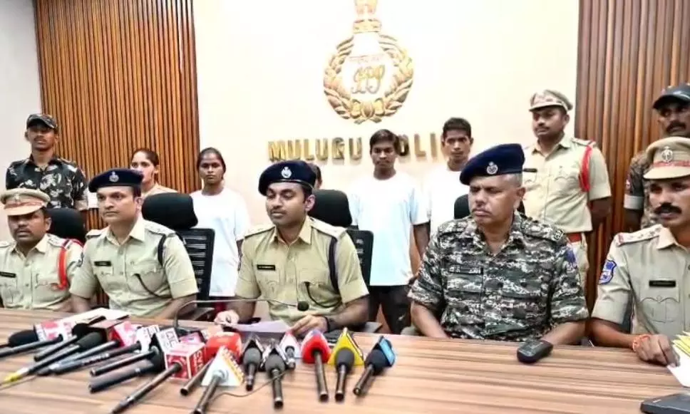 4 Maoists Surrender Before Mulugu Police 4 Maoists Surrender Before Mulugu Police