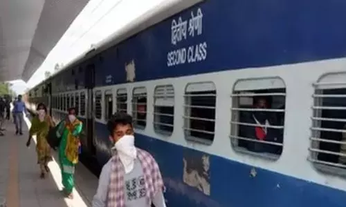Bihar, UP People Struggle for Trains Ahead of Chhath Bihar, UP People Struggle for Trains Ahead of Chhath