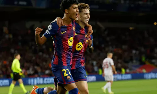 Barcelona Routs Olympiakos 6-1 After Bizarre Red Card for Santiago Hezze in Champions League