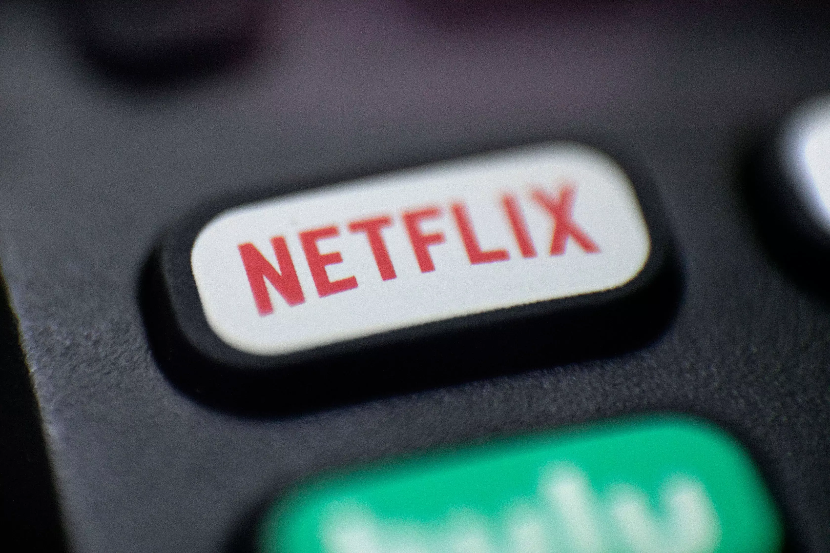 Netflix Shares Sink as Quarterly Profit Misses Mark Netflix Shares Sink as Quarterly Profit Misses Mark