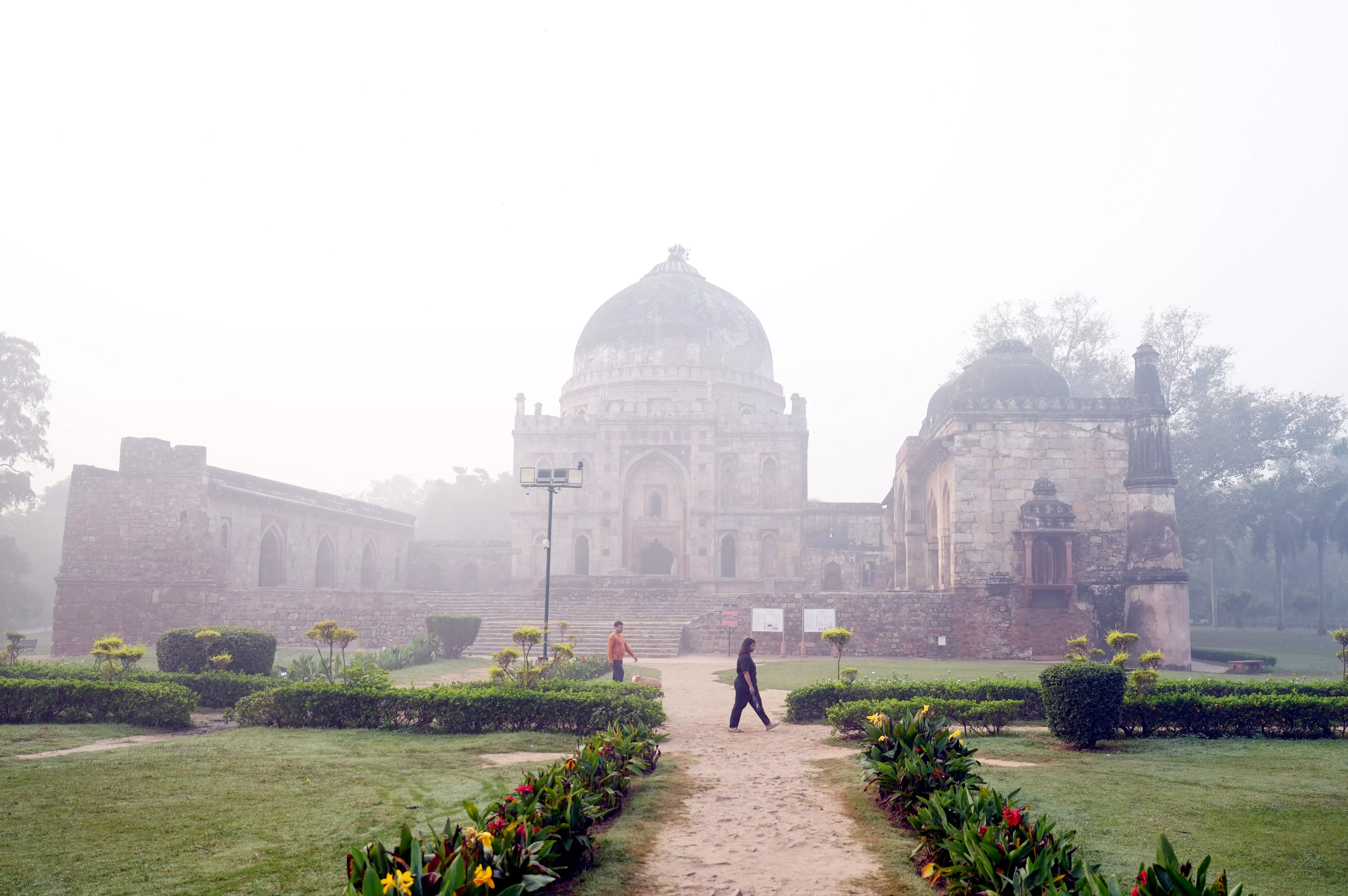 Delhi’s Air Quality Remains Very Poor After Diwali Delhi’s Air Quality Remains Very Poor After Diwali