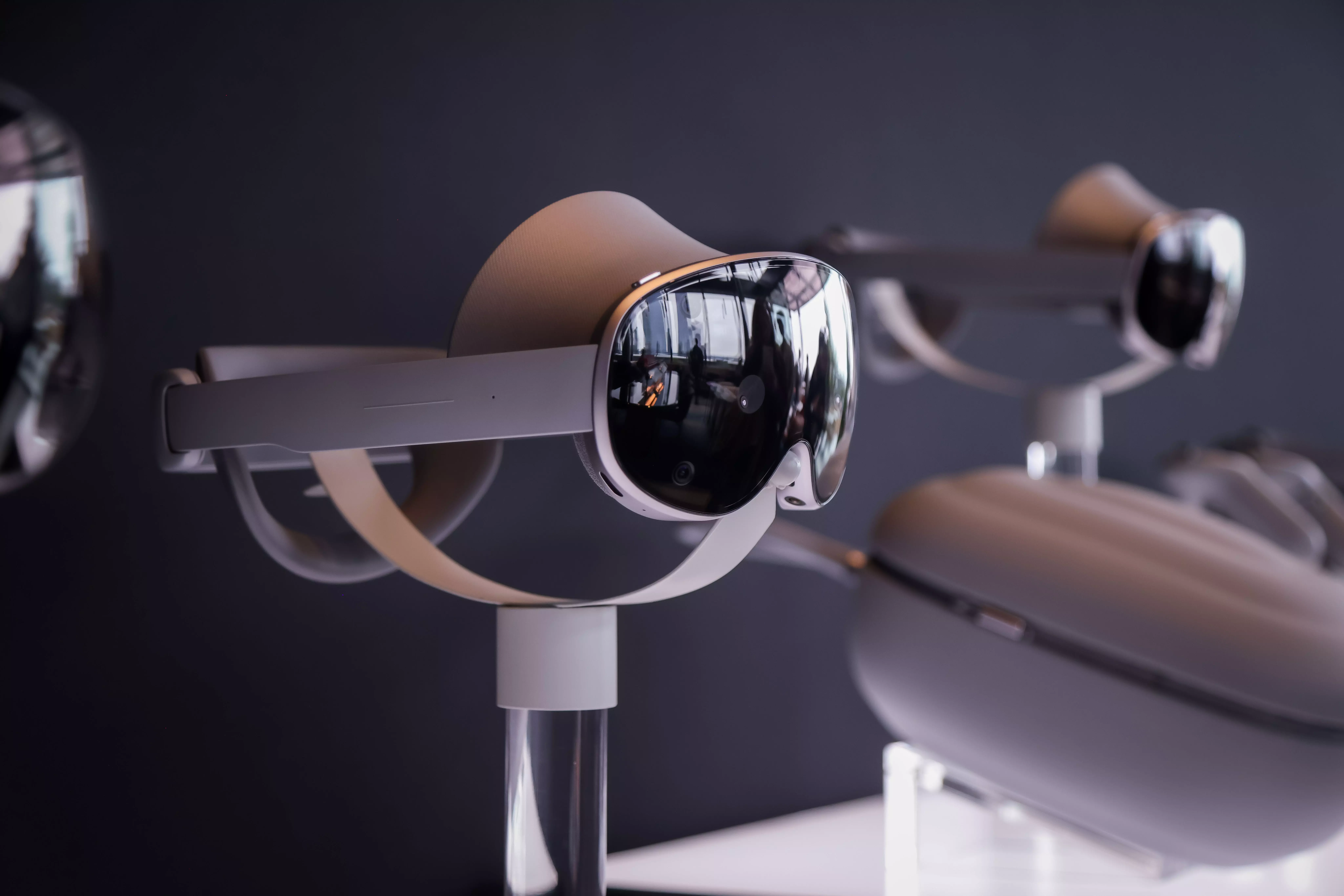 Samsung Unveils Galaxy XR Headset at Half the Price of Apple’s Vision Pro Samsung Unveils Galaxy XR Headset at Half the Price of Apple’s Vision Pro