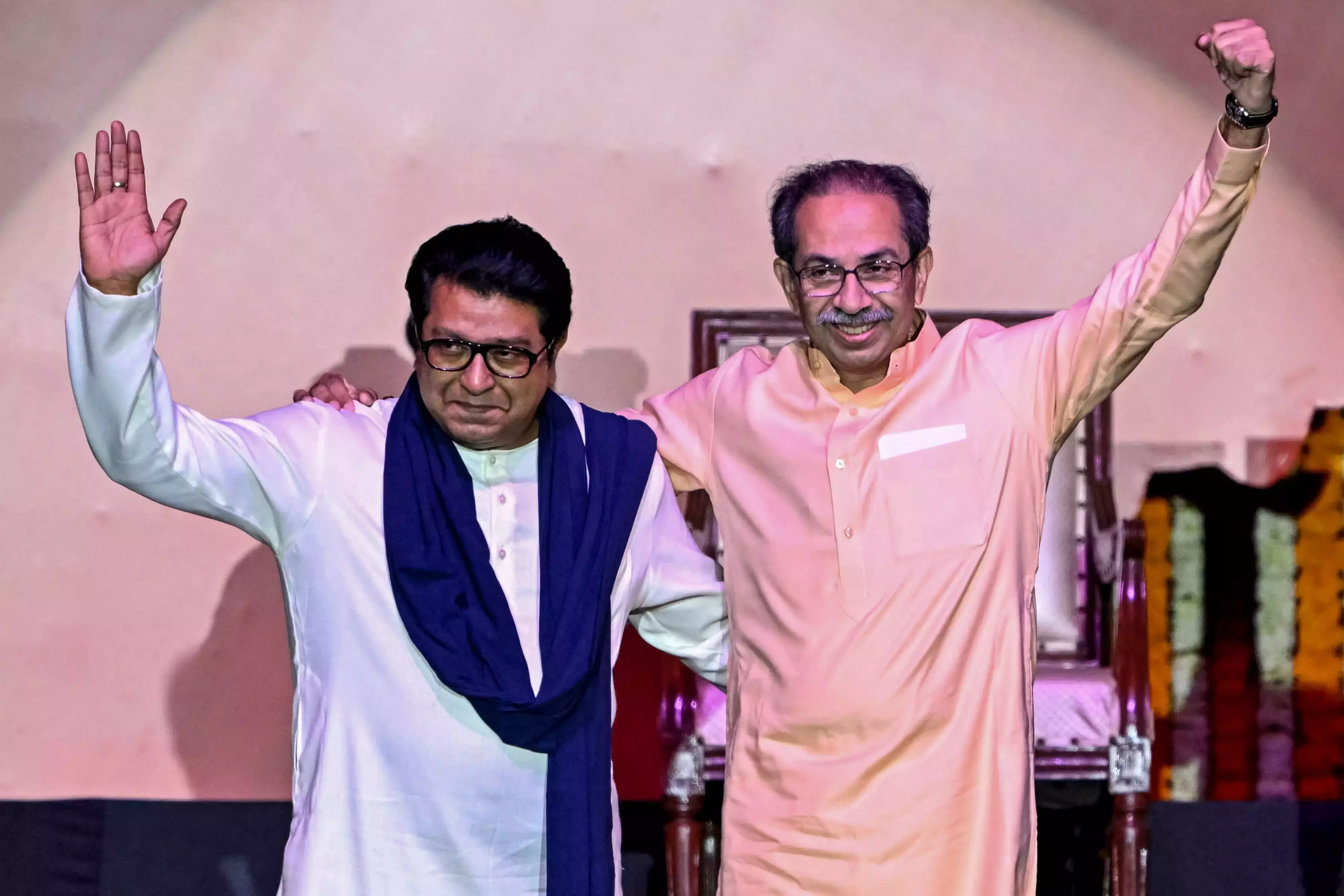 Jain Monk To Support Thackeray Cousins After Kabutarkhana Ban