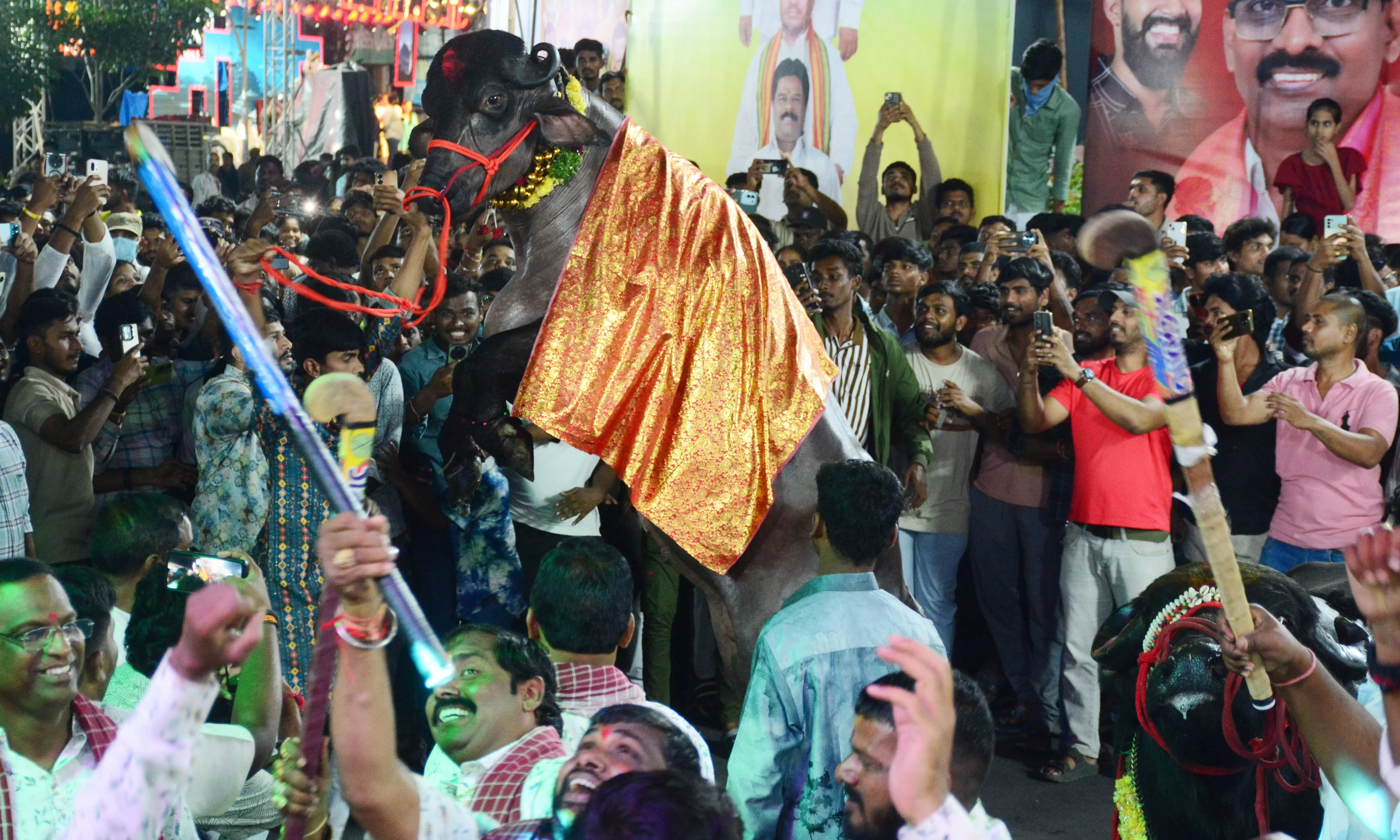 Narayanguda Sadar Festival Draws Crowds and Politicians Narayanguda Sadar Festival Draws Crowds and Politicians