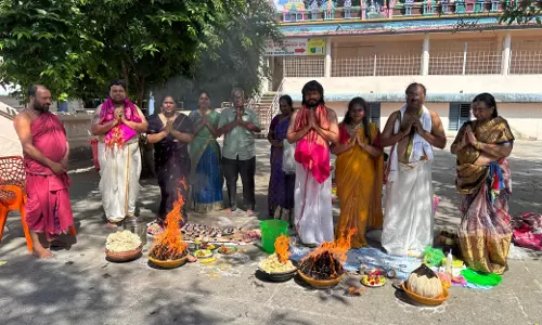 Special Pujas, Deepalankaram Mark Kathika Masam at Kaleshwaram