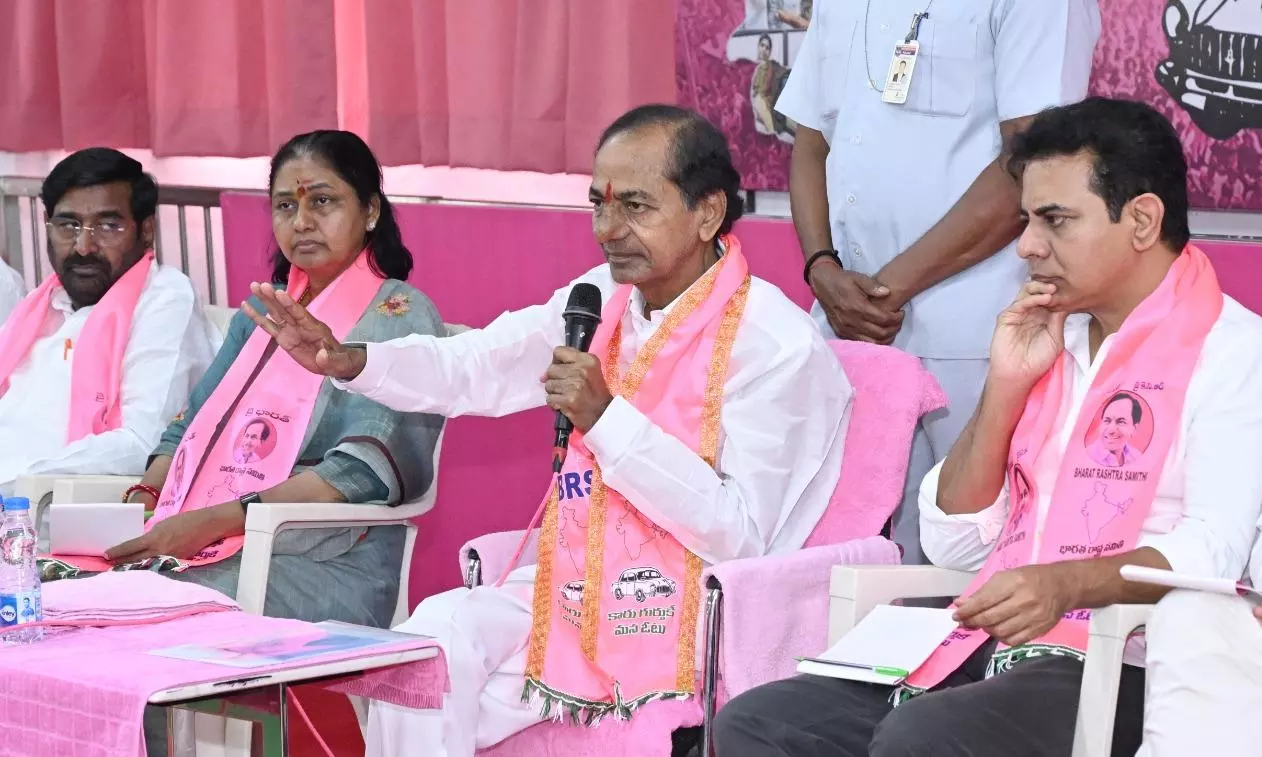 KCR Slams Congress for Fielding Rowdy-Sheeter, Calls on People to Vote for BRS