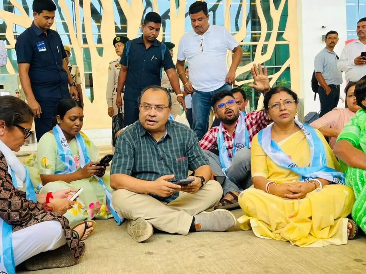 10 people, Including 3 Govt Officers, Injured As Tripura Bandh Turns Violent