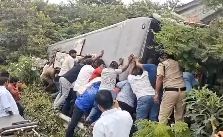 Hyderabad: 9 Hurt As Bus Overturns On ORR