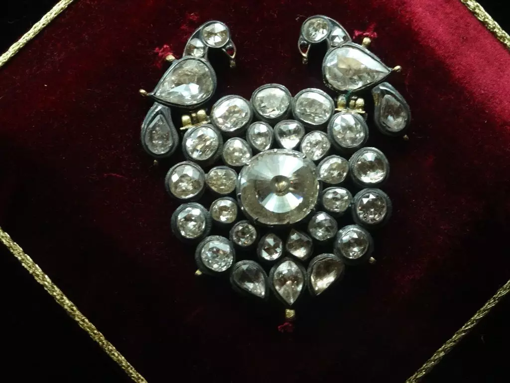 30 Years on, Heirs Seek Nizam Jewels 30 Years on, Heirs Seek Nizam Jewels