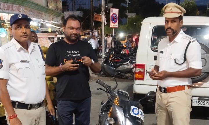 Karimnagar Traffic Police Seizes Bike with 120 Pending Challans