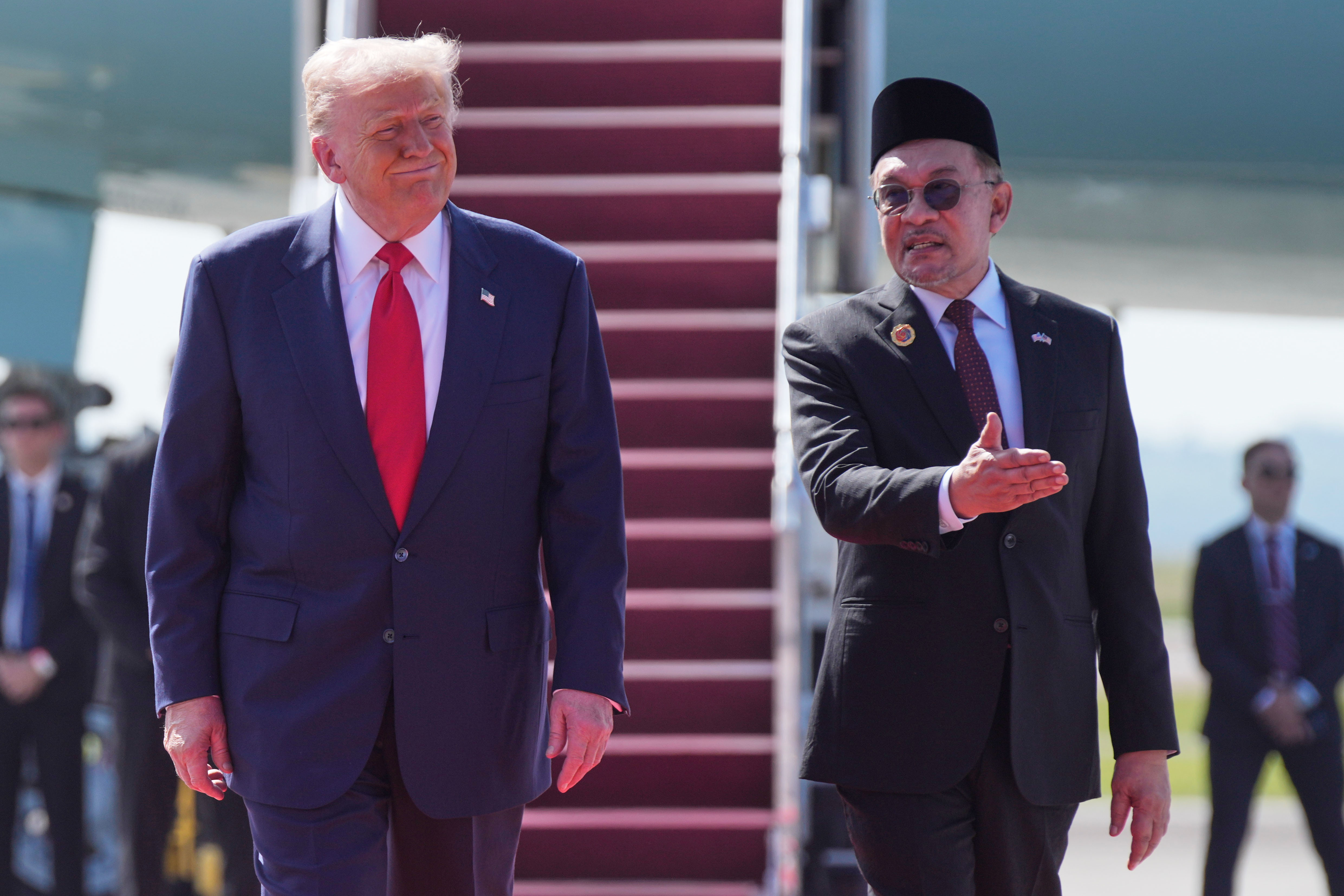 Trump Dances into Malaysia: Energetic Arrival at ASEAN Summit