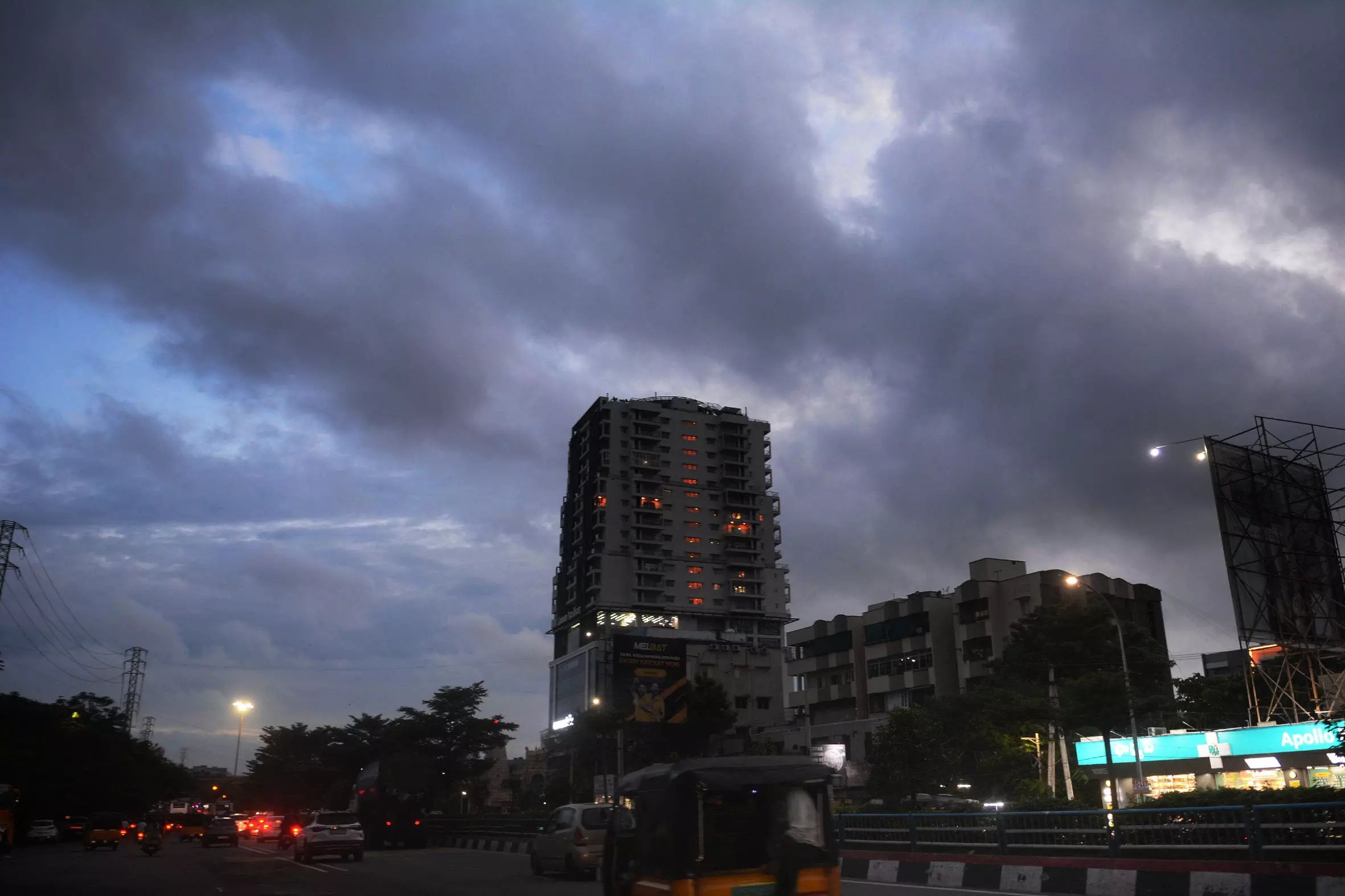 Cyclone Montha to Cross AP between Machilipatnam and Kalingapatnam