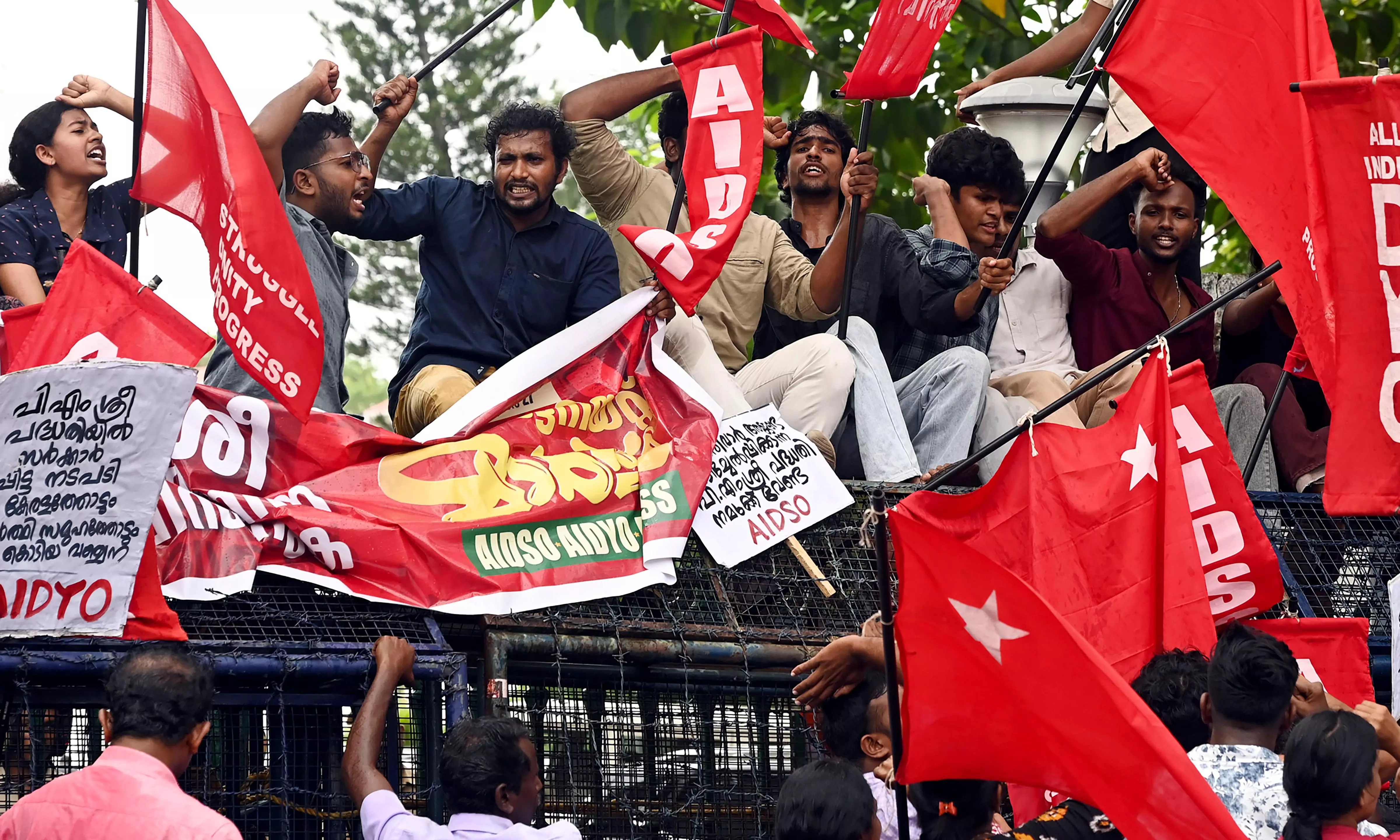 Kerala LDF Crisis Deepens as CPI Insists on Scrapping PM-SHRI Scheme Kerala LDF Crisis Deepens as CPI Insists on Scrapping PM-SHRI Scheme