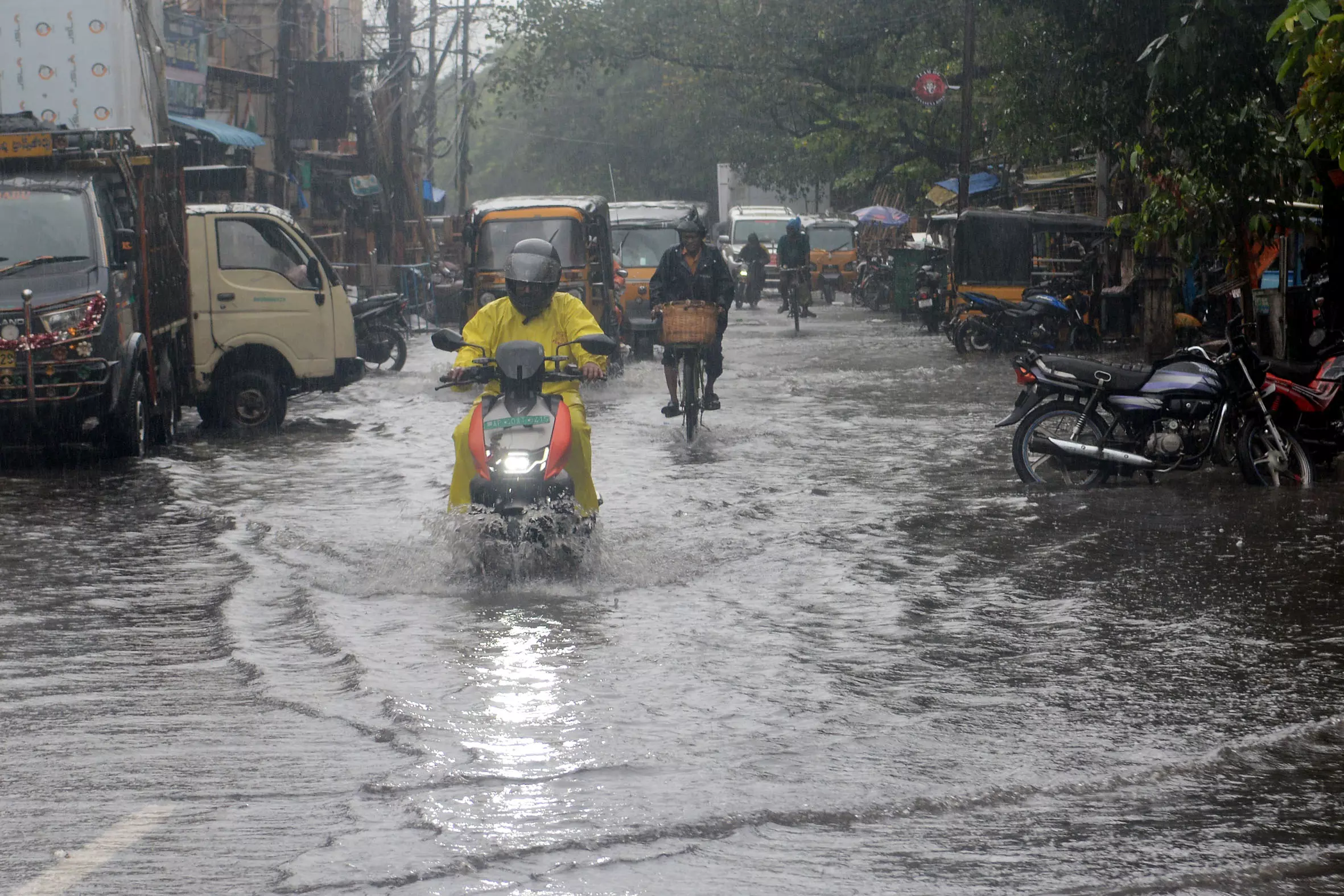 Heavy Rains Lash AP as Cyclone Montha Starts Closing In Heavy Rains Lash AP as Cyclone Montha Starts Closing In